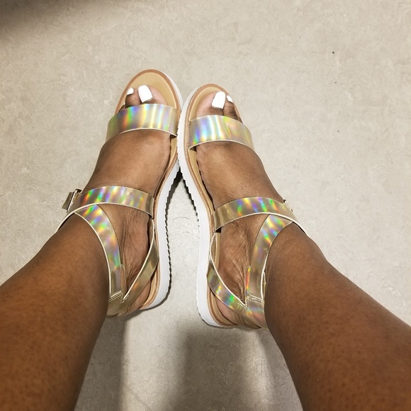 Sandals - Picture 2 of 4